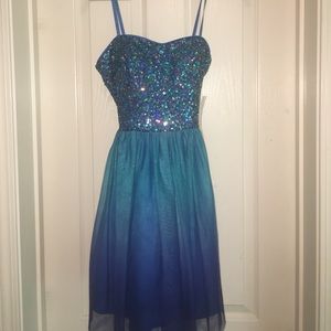 Hailey Logan by Adrianna Papell dress